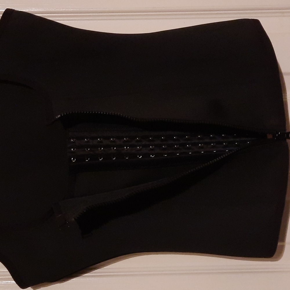 COMPONENT. - Picture 4 of 4